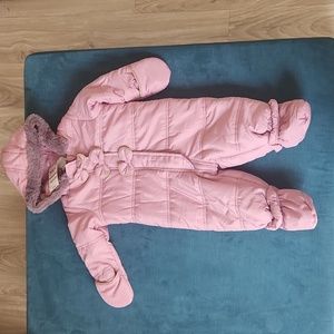 NWT FIRST IMPRESSIONS SNOWSUIT 6 TO 9 MONTHS